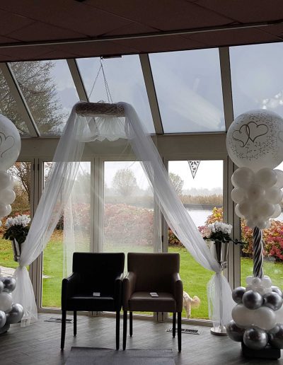 Ballonpilaren-huwelijk met topballon